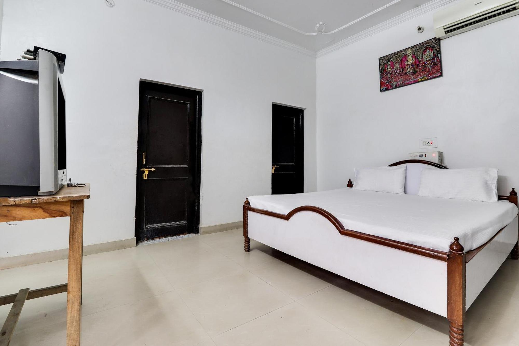 Hotel O Hanuman Bagh Ayodhya Eksteriør billede