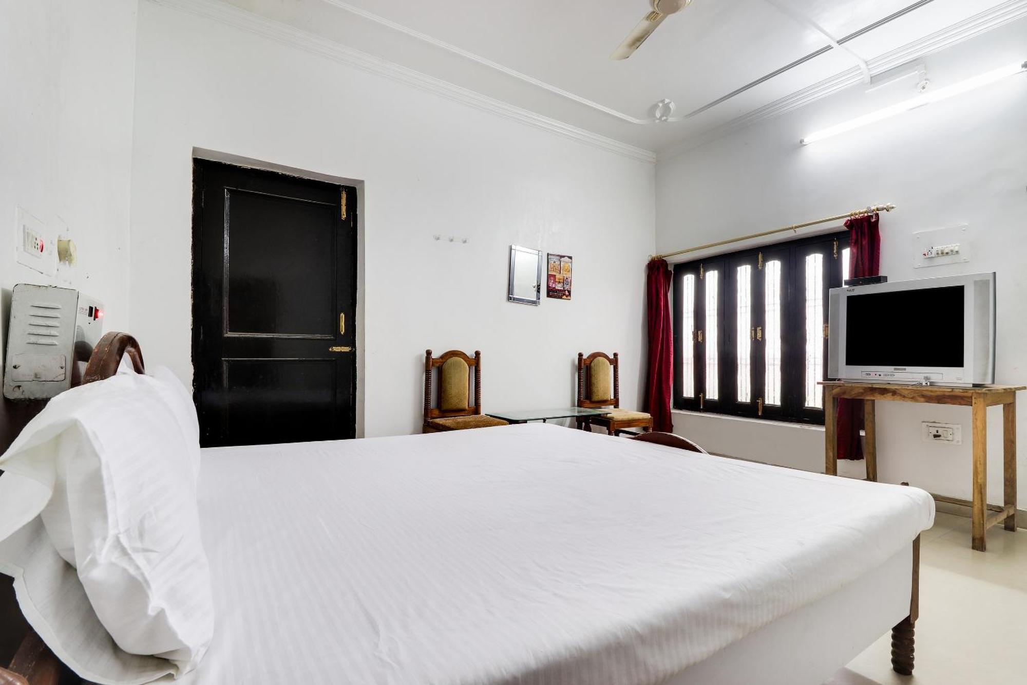 Hotel O Hanuman Bagh Ayodhya Eksteriør billede