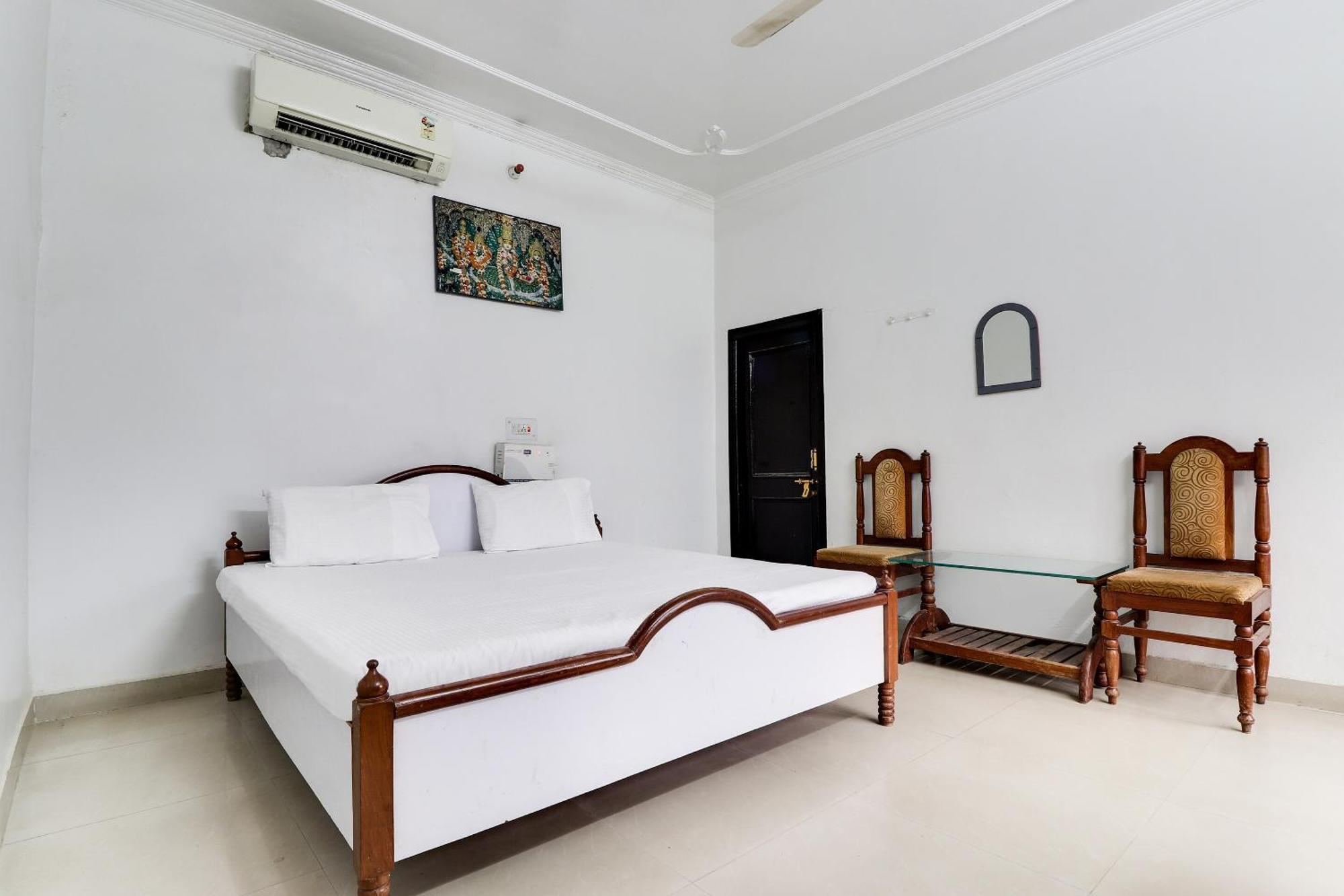Hotel O Hanuman Bagh Ayodhya Eksteriør billede