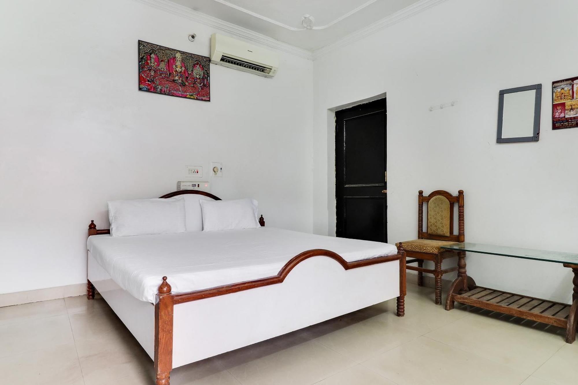Hotel O Hanuman Bagh Ayodhya Eksteriør billede