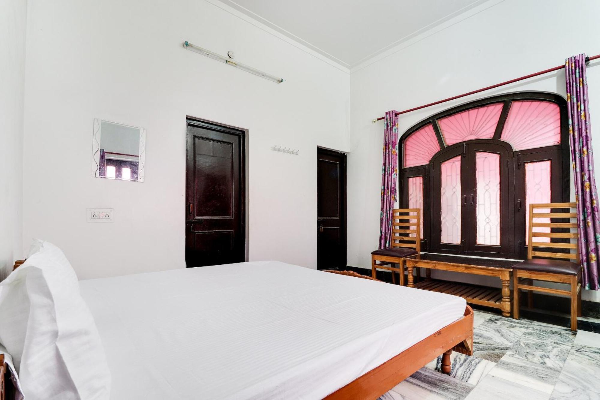 Hotel O Hanuman Bagh Ayodhya Eksteriør billede