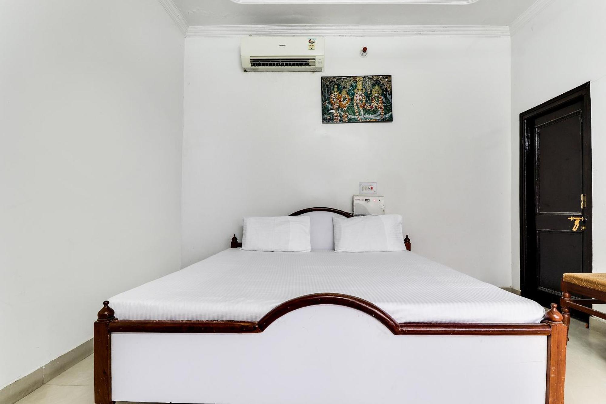Hotel O Hanuman Bagh Ayodhya Eksteriør billede